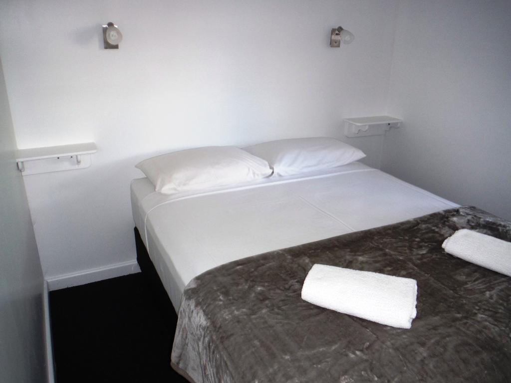 Restawile Motel Басселтон Экстерьер фото