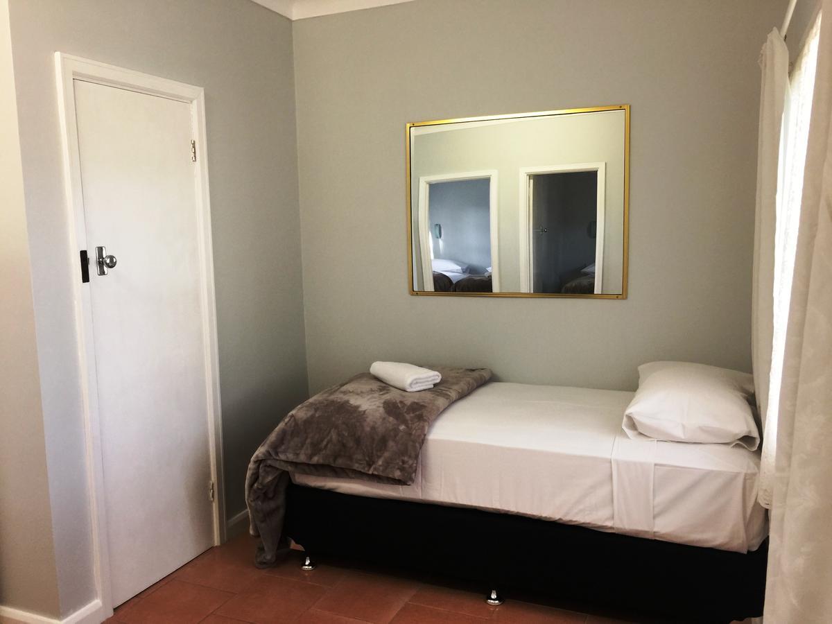 Restawile Motel Басселтон Экстерьер фото